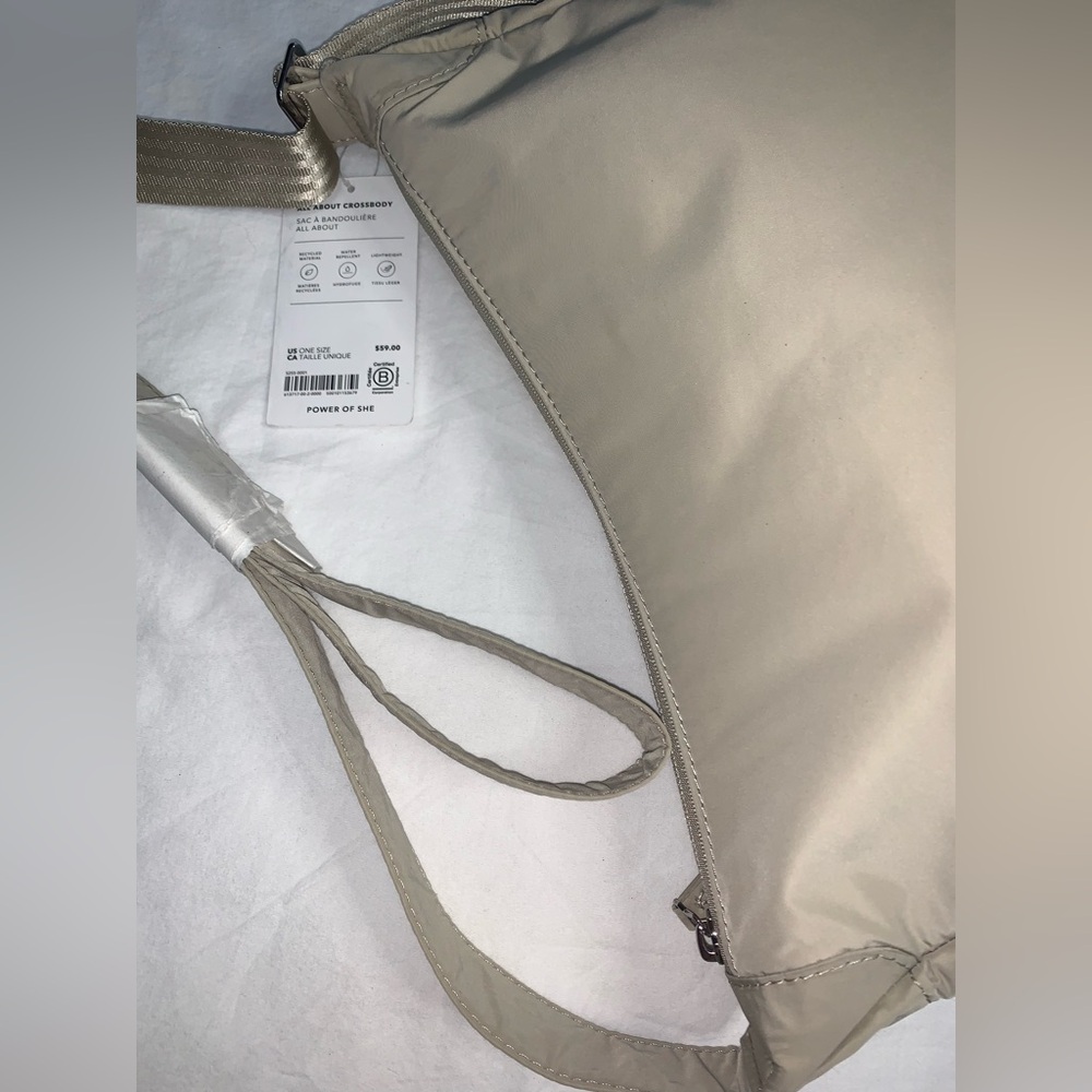 ATHLETA - crossbody bag - Picture 3 of 9